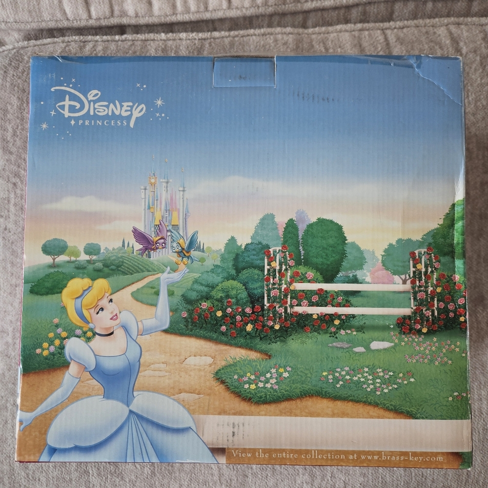 Disney Cinderella Porcelain Keepsake Doll & Horse Collectible NRFM Vintage - Picture 5 of 13